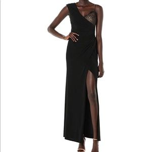 Bcbgmaxazria Women's One Shoulder Lace Inset Gown